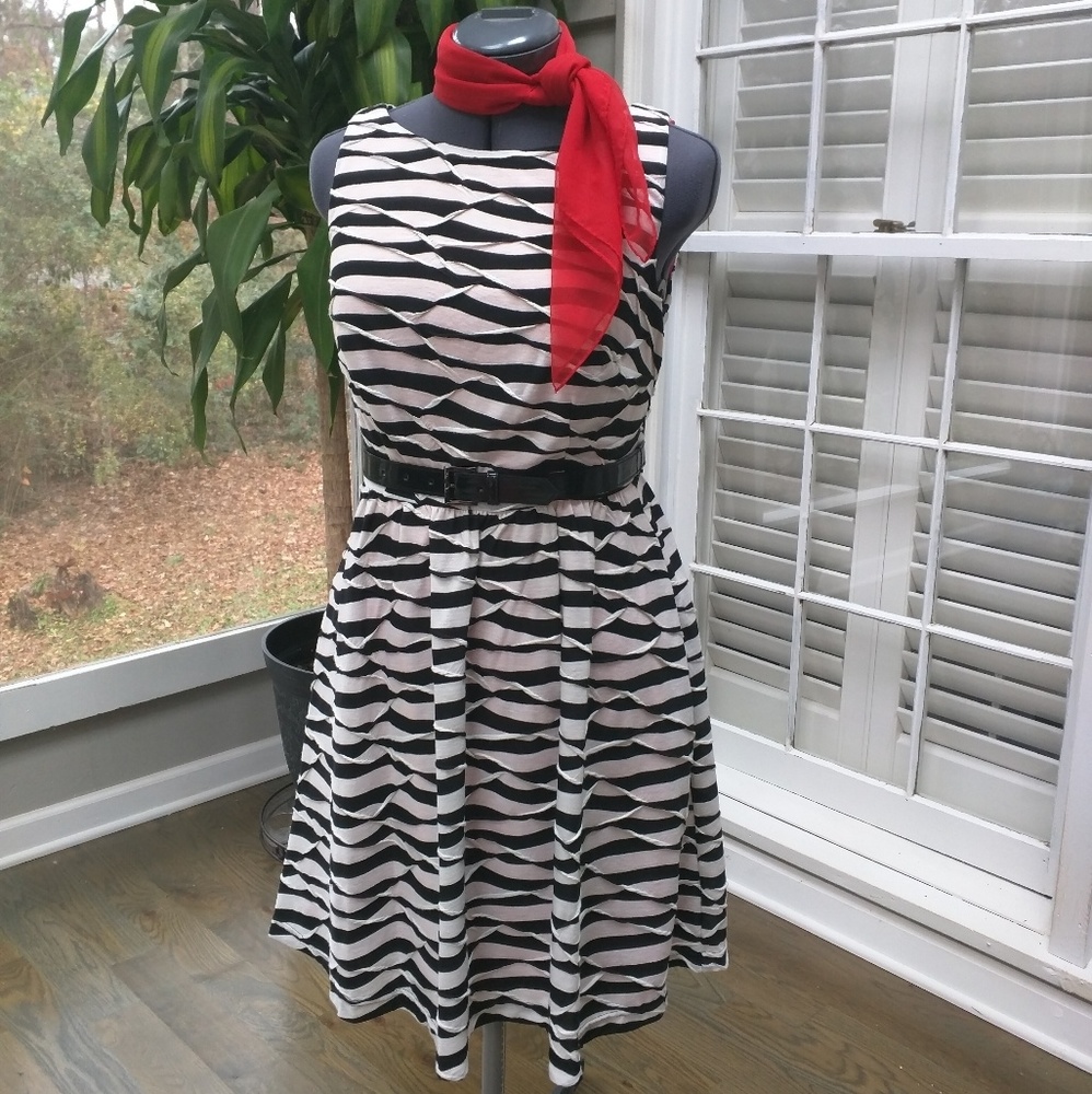 Jessica Simpson Black + White Mod retro party dress Cruella Cosplay Small